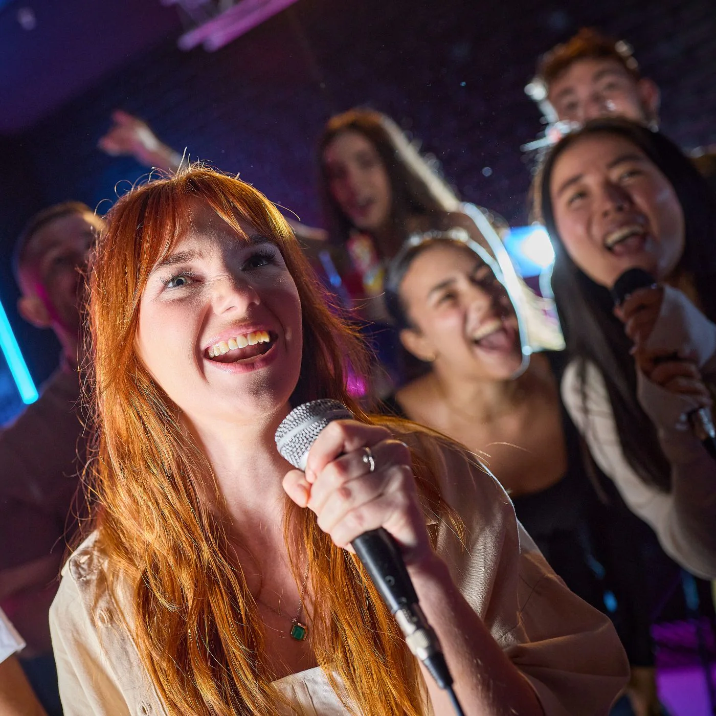 PRE SHOW KARAOKE AT THE O2